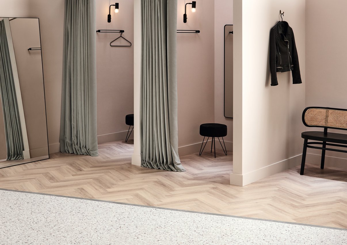 Lepidla a tmely na parkety